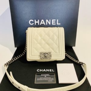 Chanel Boy käsilaukku